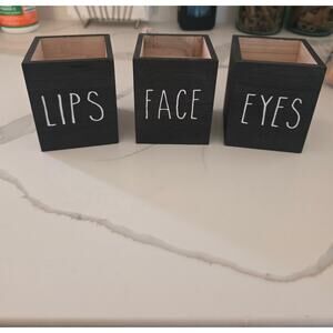 Makeup brush holders New
Dark Walnut/Black